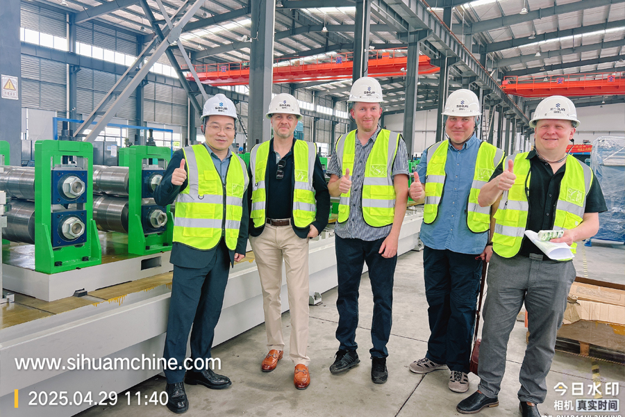 DE MACHINE WERD GEÏNSPECTEERD EN GEACCEPTEERD OP 25 APRIL 2025