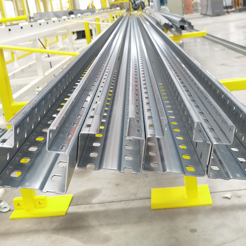 Rolvormmachine met staande rek