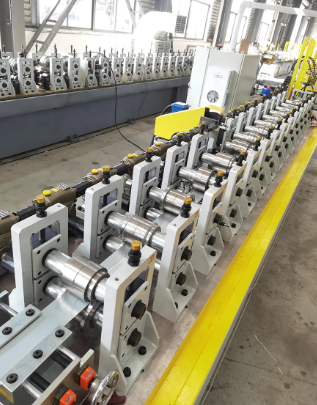 Welke materialen kunnen worden gebruikt in een gipsplaatprofielrolvormmachine?